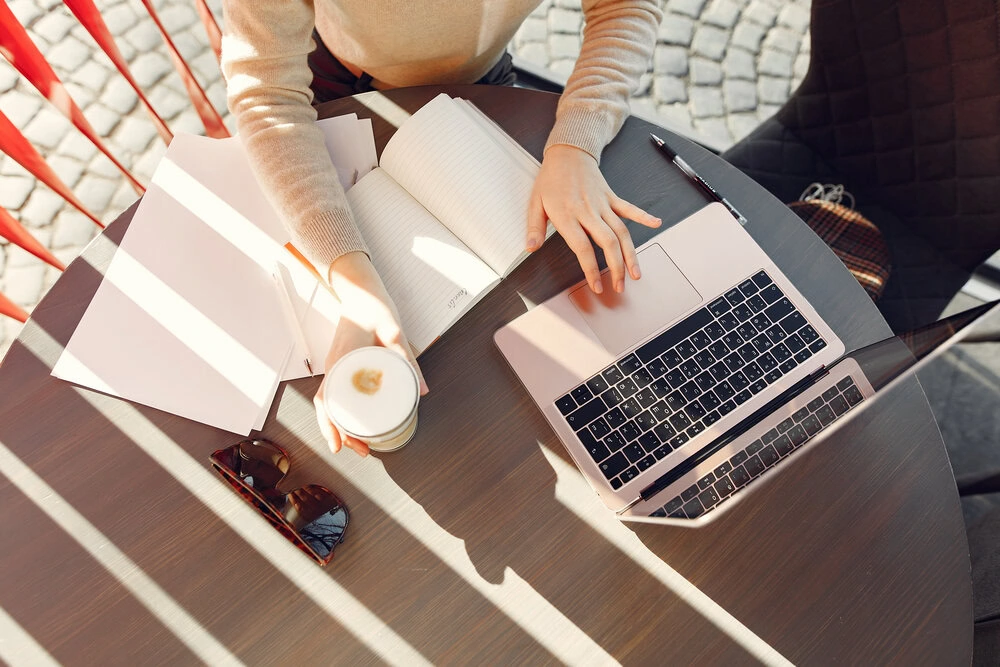 Milyen előnyei vannak még a zárt aukcióinknak?