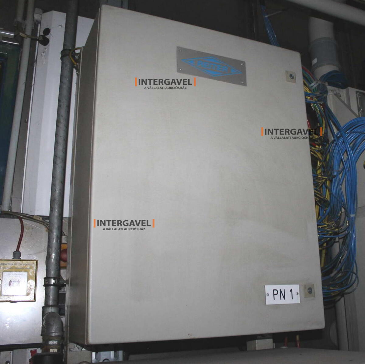 Pohár - minimál árat eléri 13