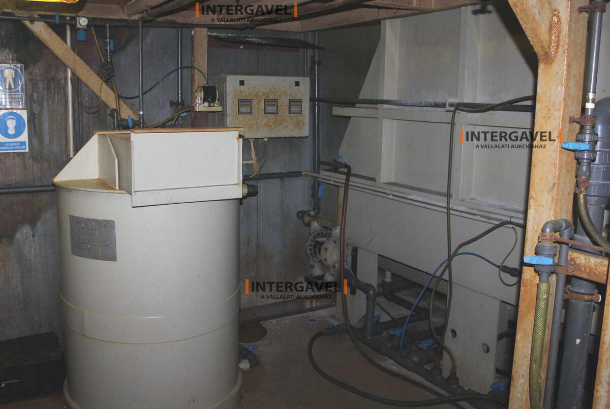 Pohár - nincs minimál  jön licit 8