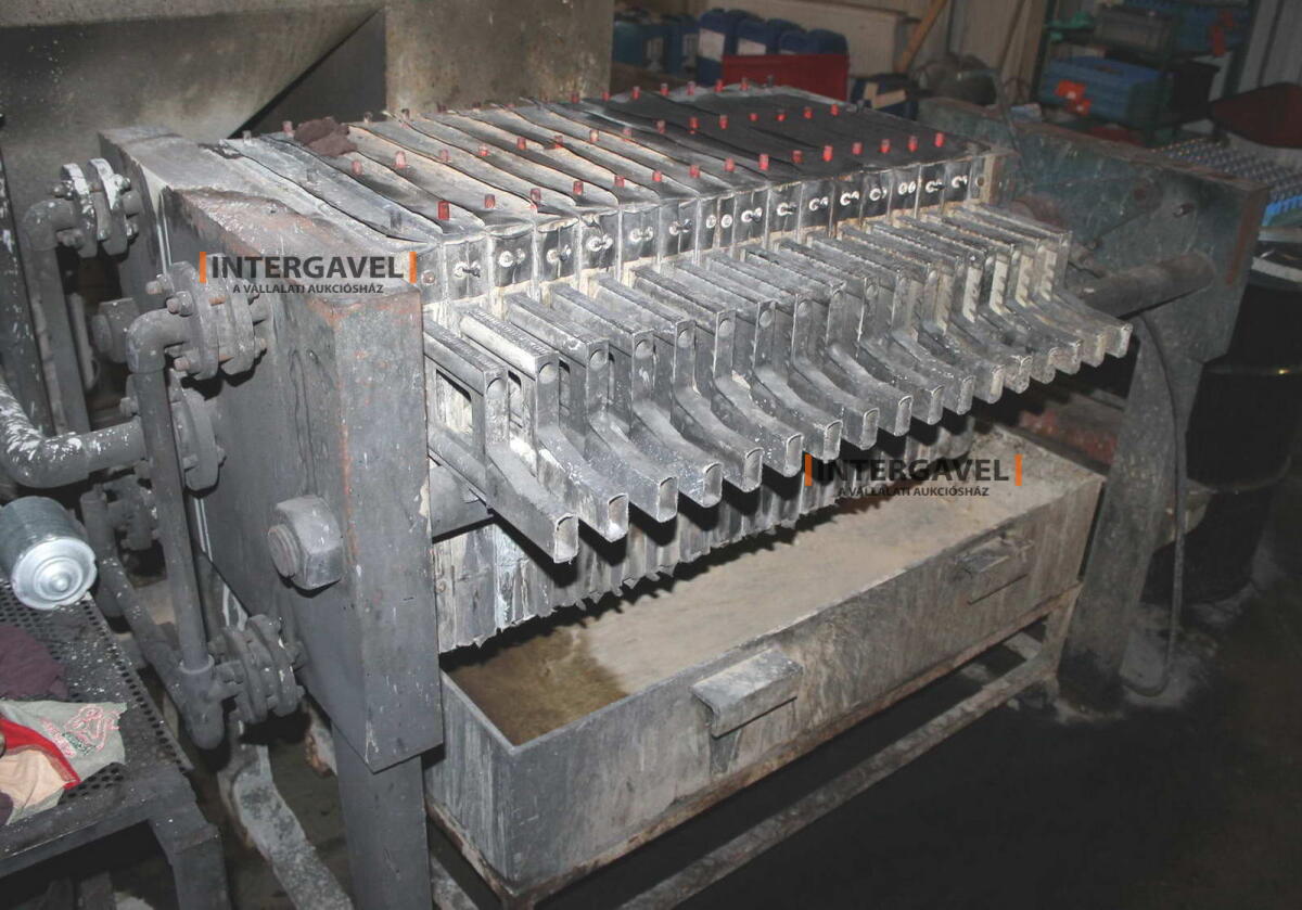 Pohár - nincs minimál  jön licit 15