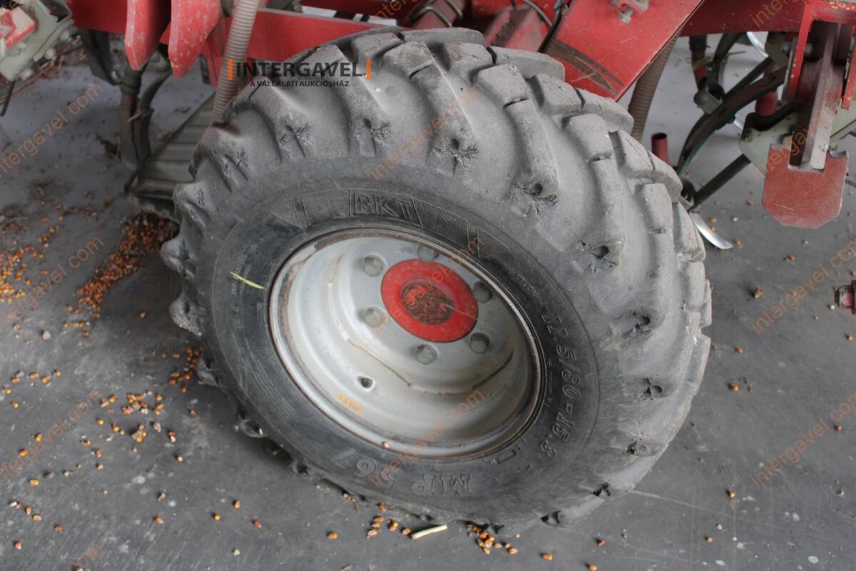 Gabona vetőgép - Kverneland 9