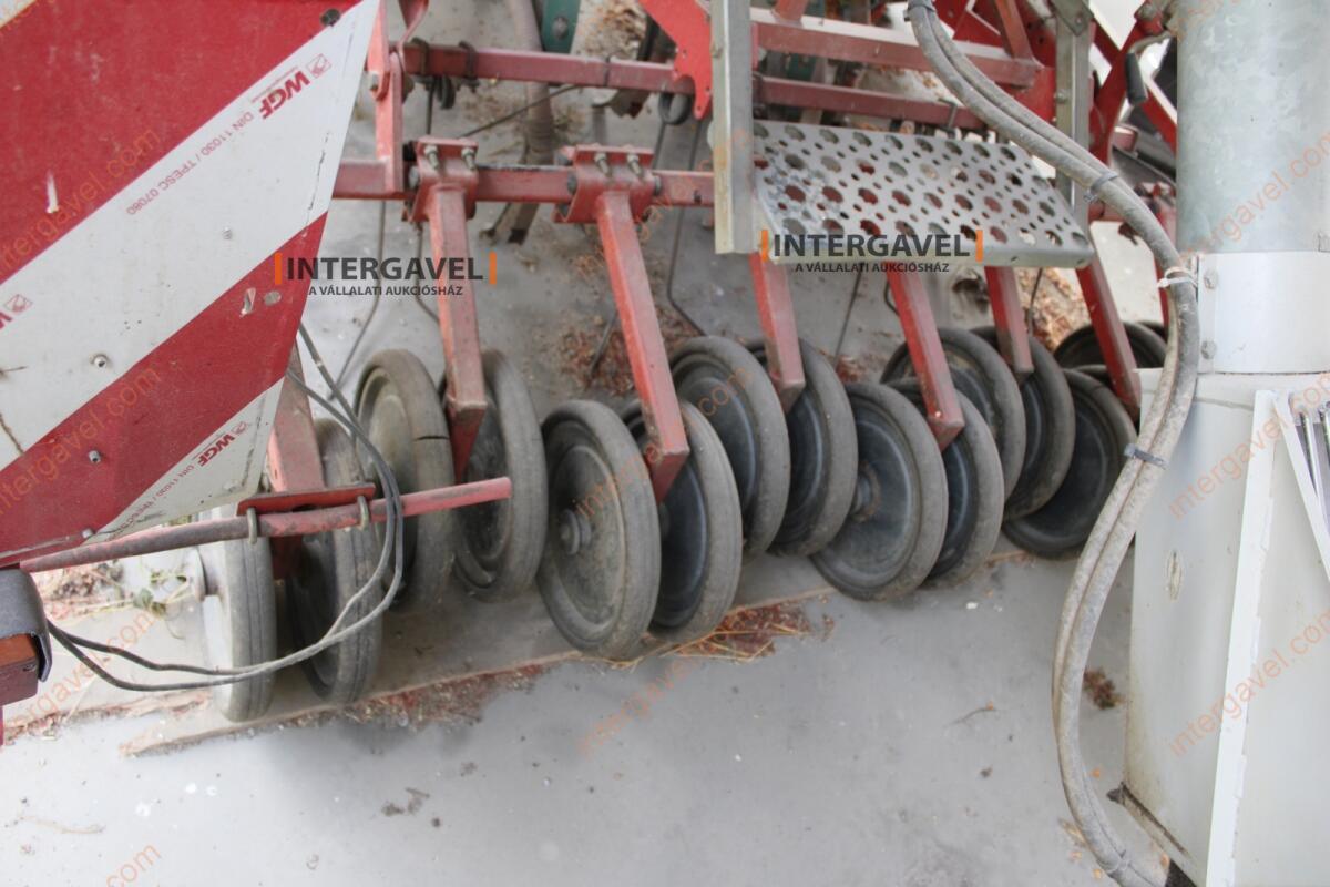 Gabona vetőgép - Kverneland 18