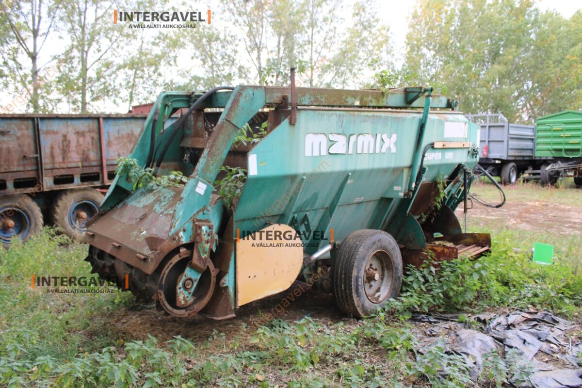 Takarmánykeverő, kiosztókocsi 3