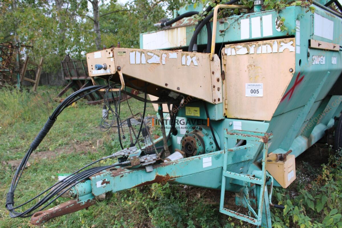 Takarmánykeverő, kiosztókocsi 5