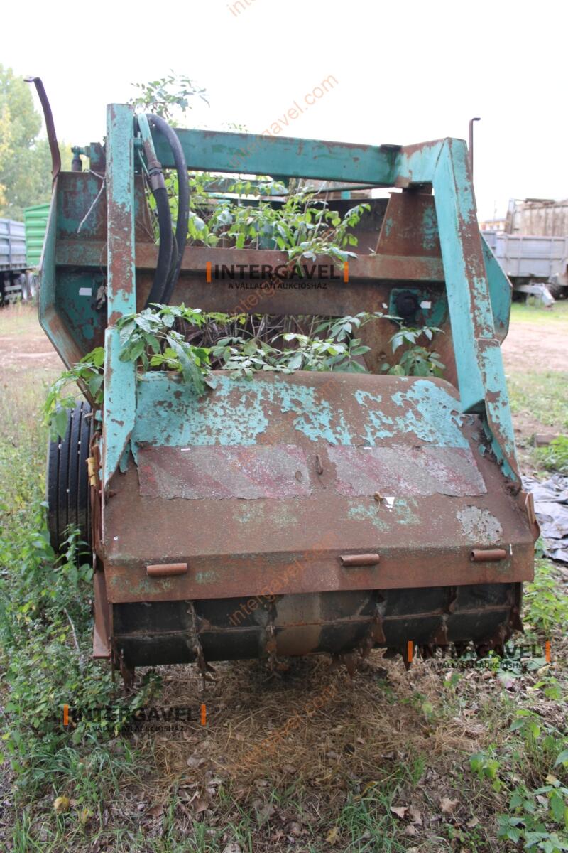 Takarmánykeverő, kiosztókocsi 8