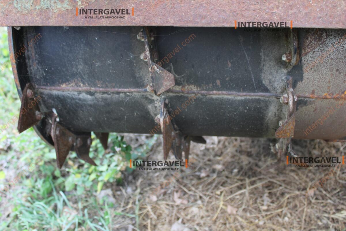 Takarmánykeverő, kiosztókocsi 9