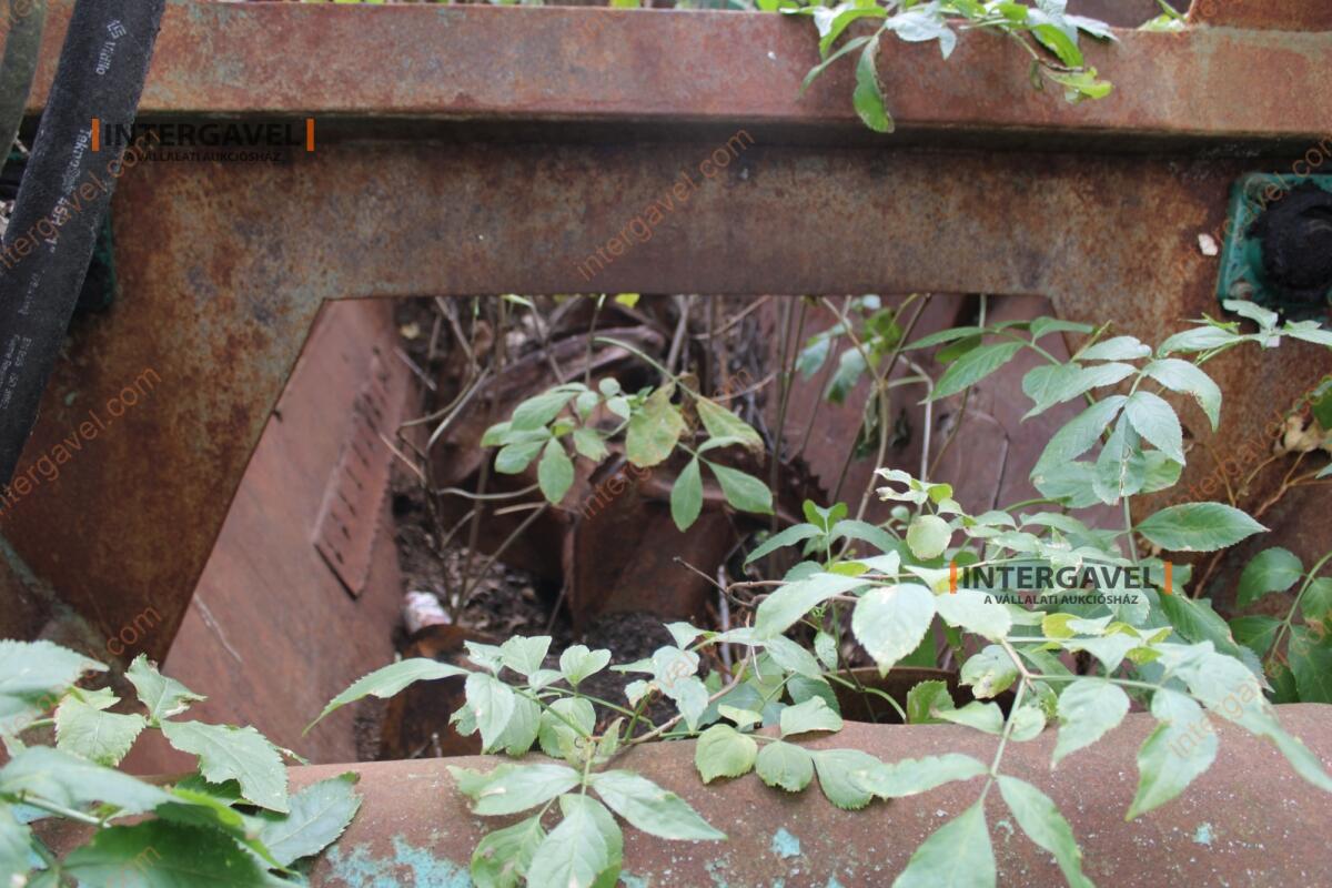 Takarmánykeverő, kiosztókocsi 11