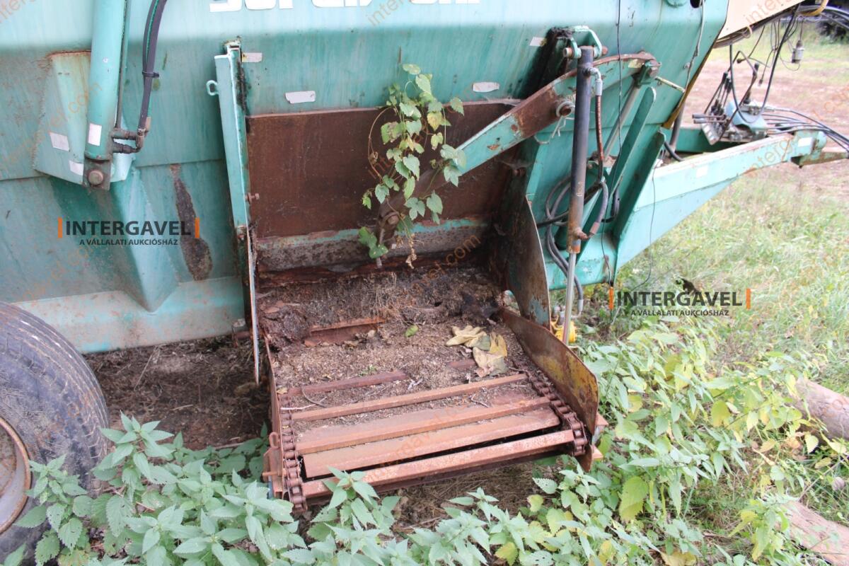 Takarmánykeverő, kiosztókocsi 15