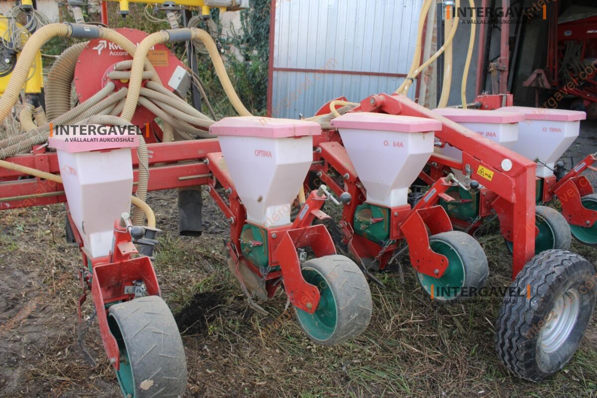 Szemenkénti vetőgép - Kverneland 16