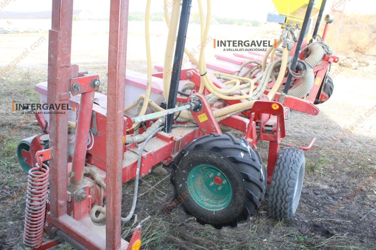 Szemenkénti vetőgép - Kverneland 20