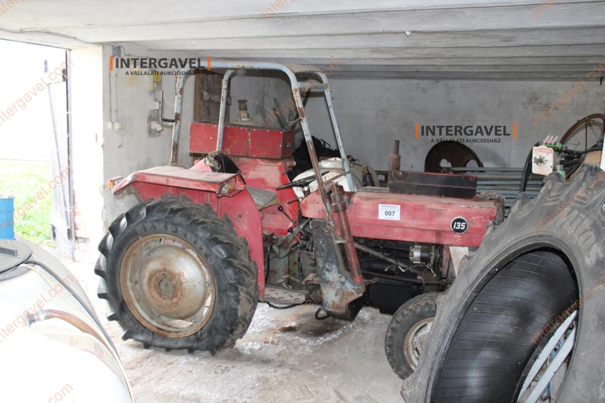 Traktor - Massey Fergusson 2