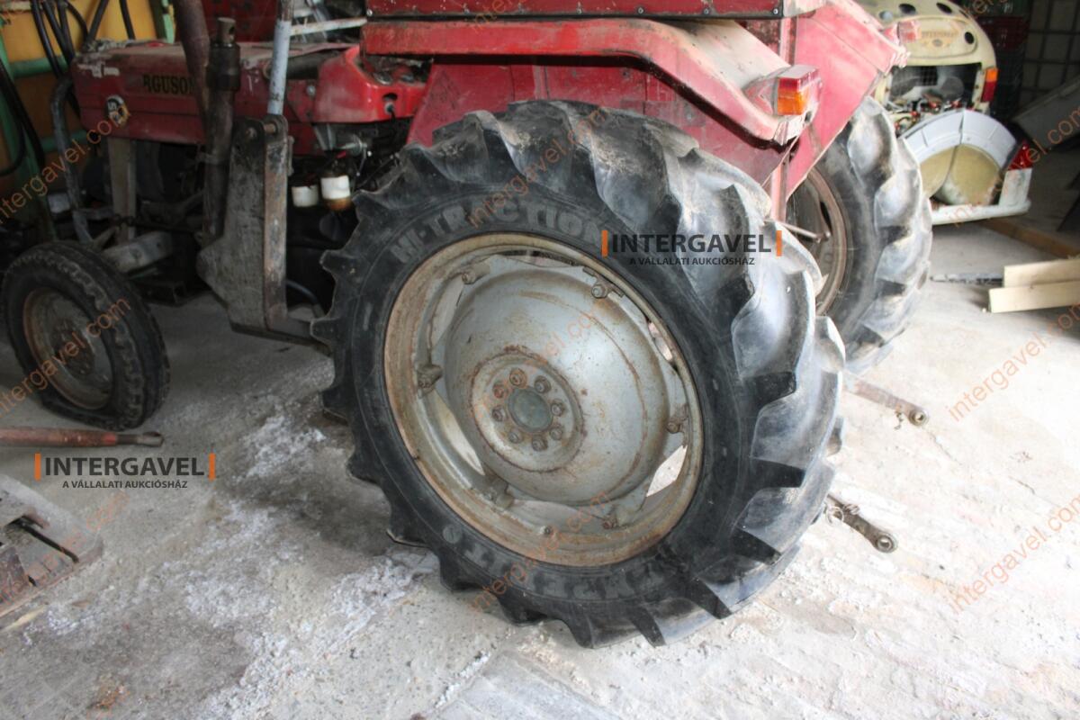 Traktor - Massey Fergusson 11