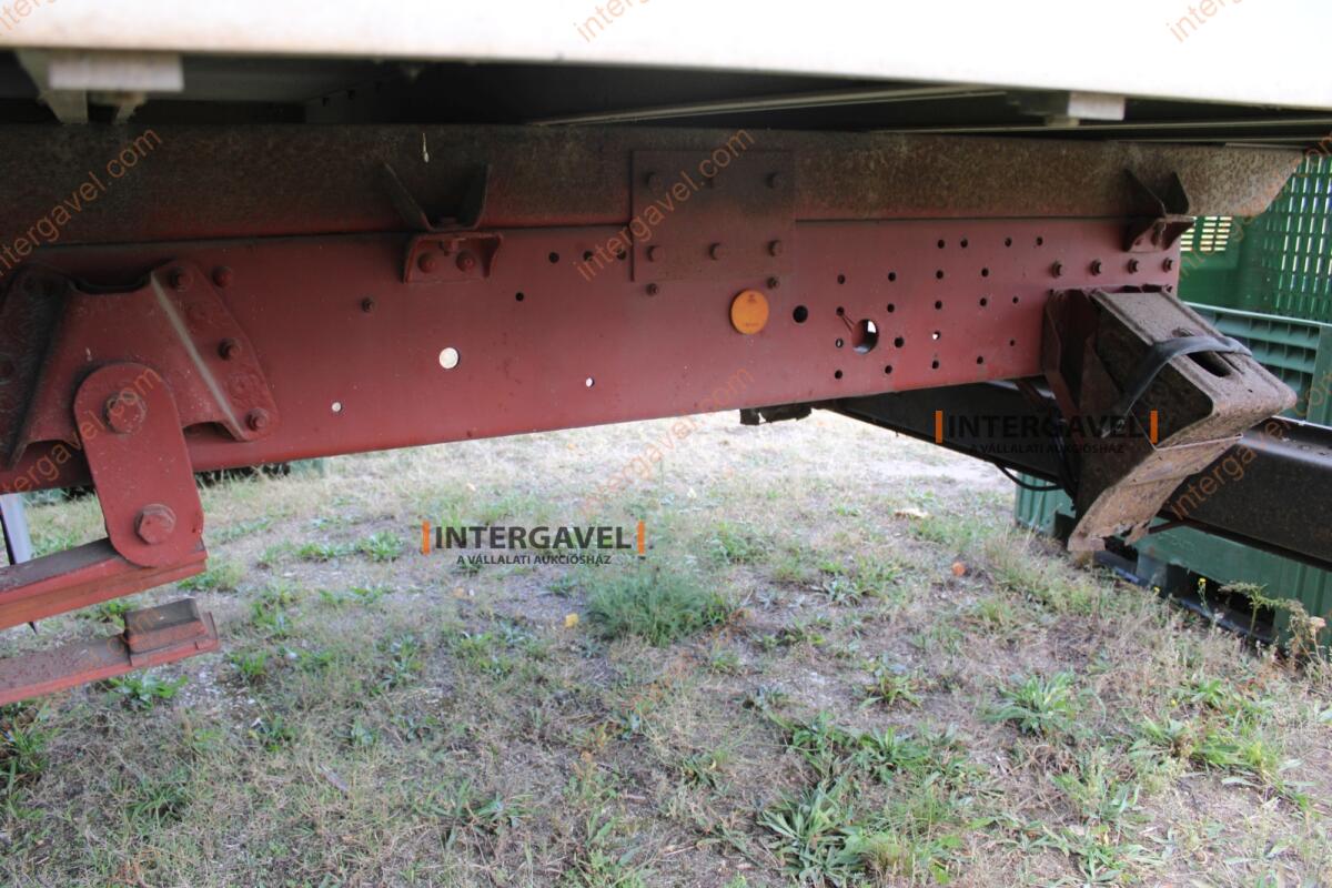 Teherautó - Iveco 16