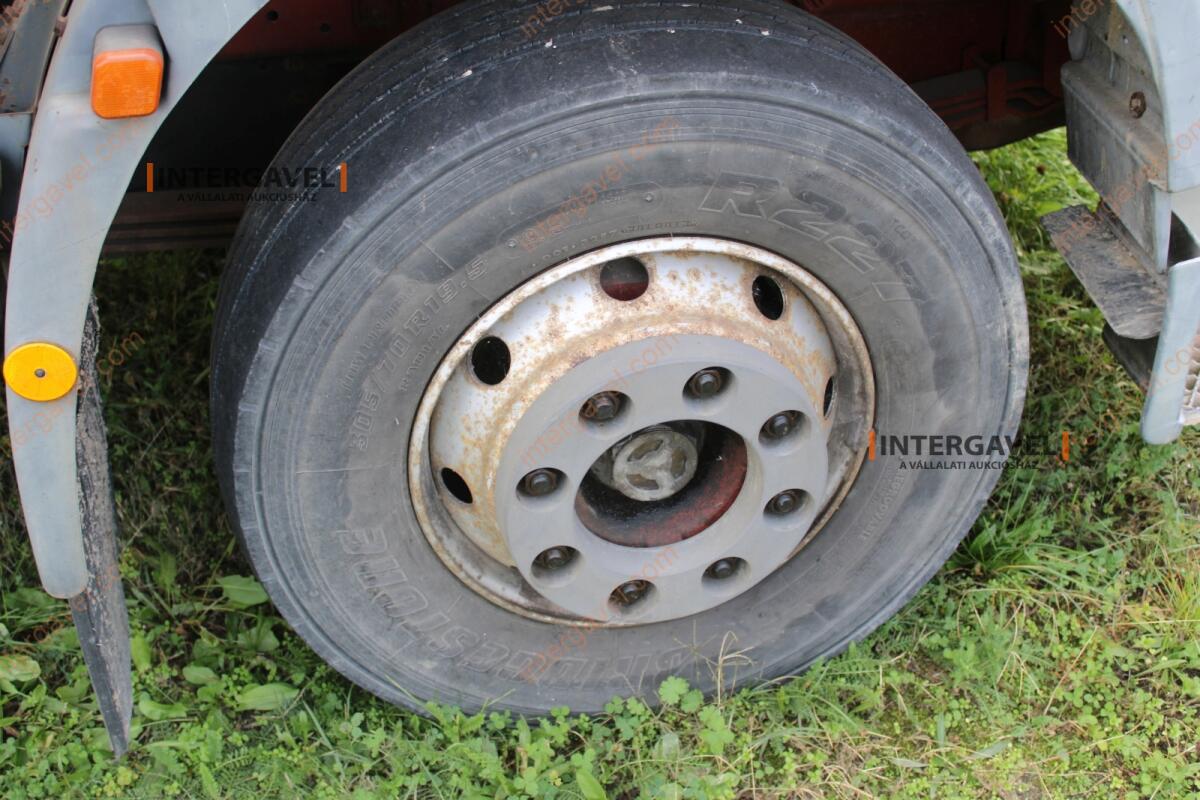 Teherautó - Iveco 25