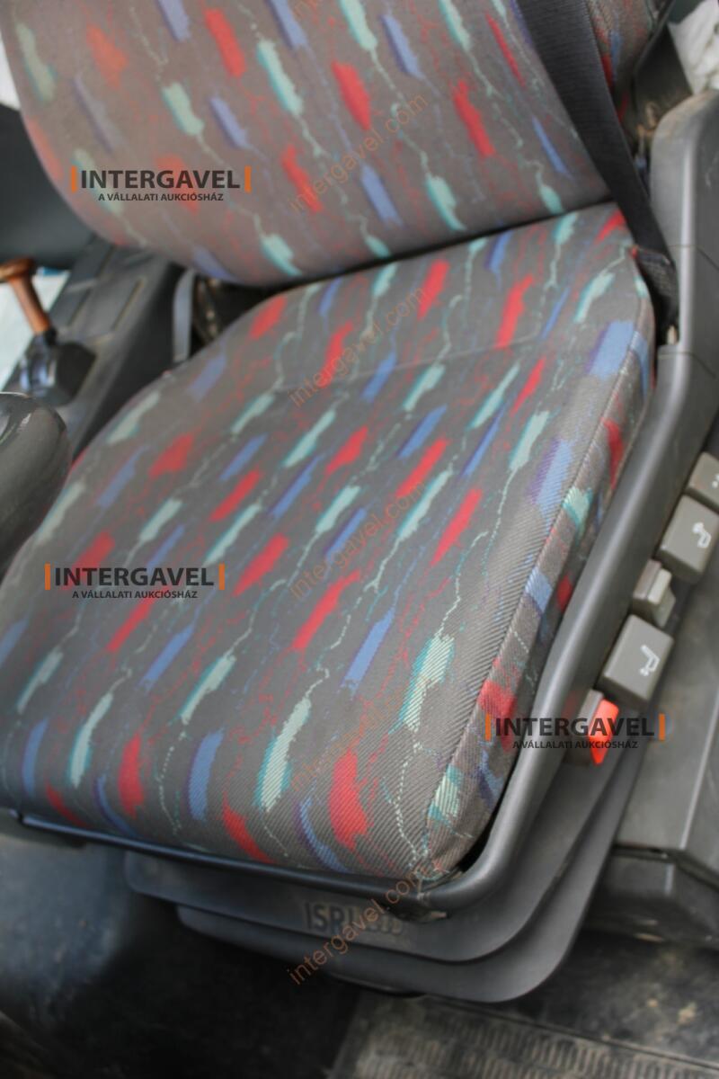 Teherautó - Iveco 30