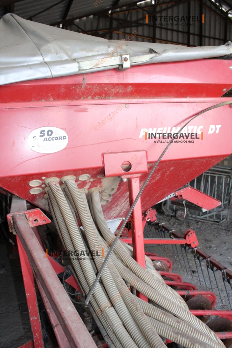 Gabonavetőgép - Kverneland 8