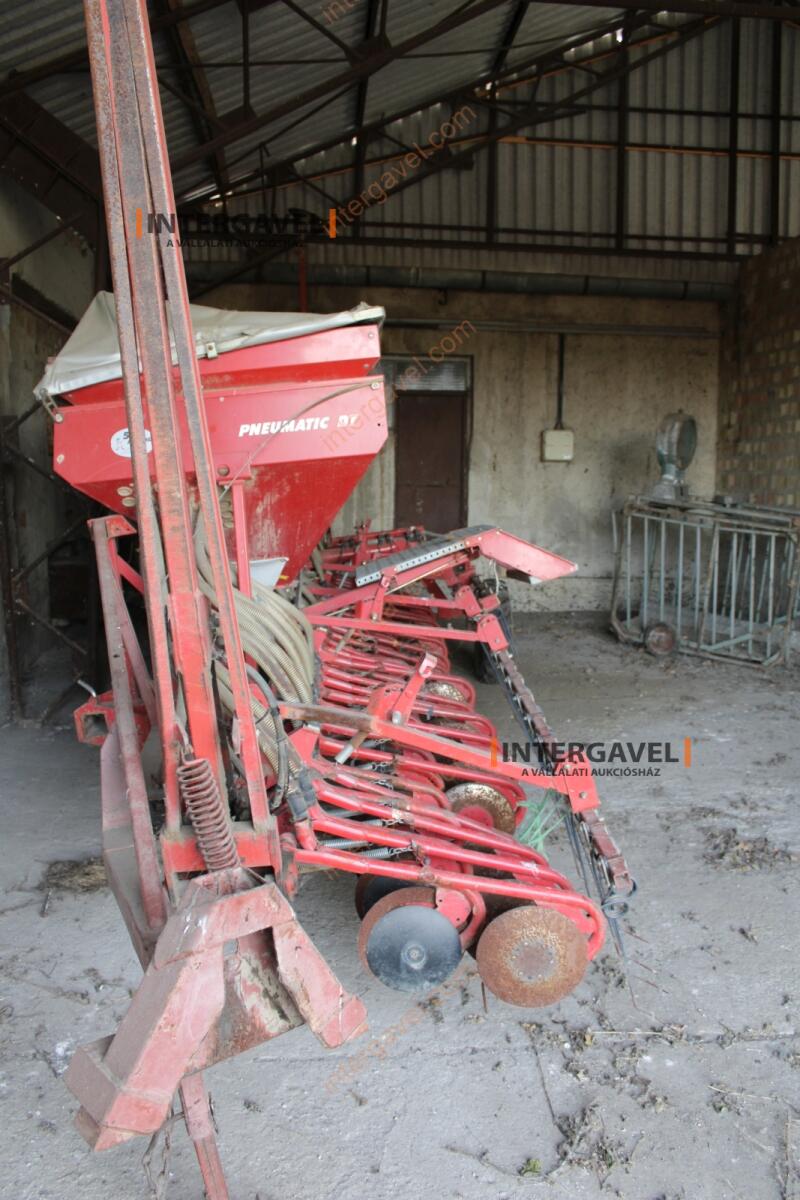 Gabonavetőgép - Kverneland 9