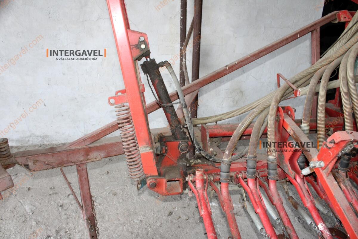 Gabonavetőgép - Kverneland 10