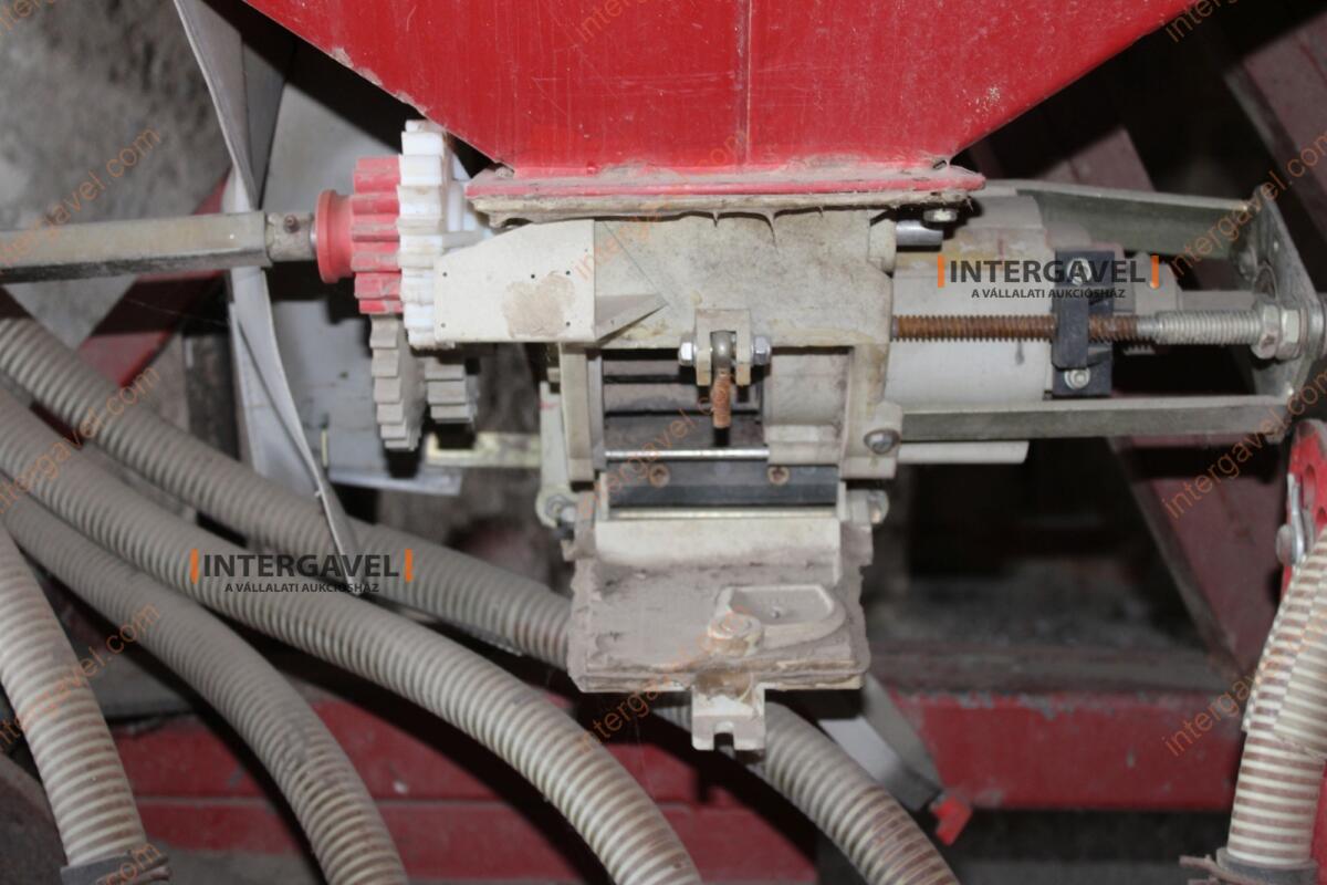 Gabonavetőgép - Kverneland 14