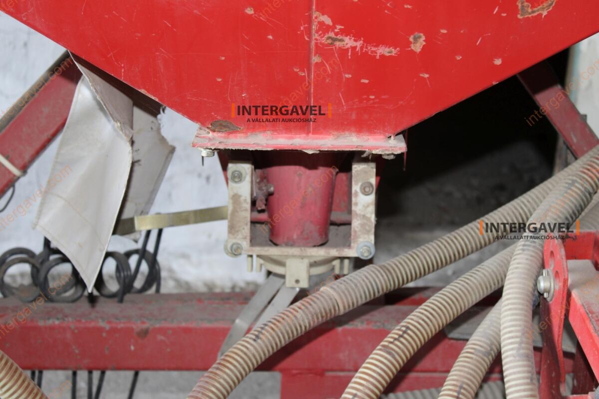 Gabonavetőgép - Kverneland 15