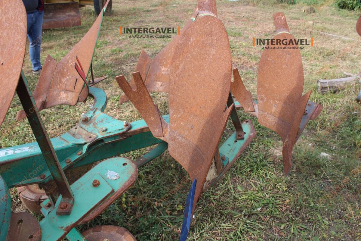 Váltvaforgató eke - Regent 7