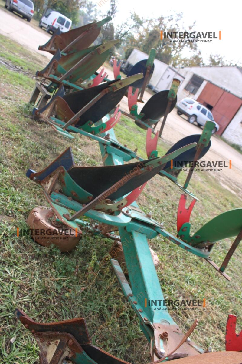 Váltvaforgató eke - Regent 8