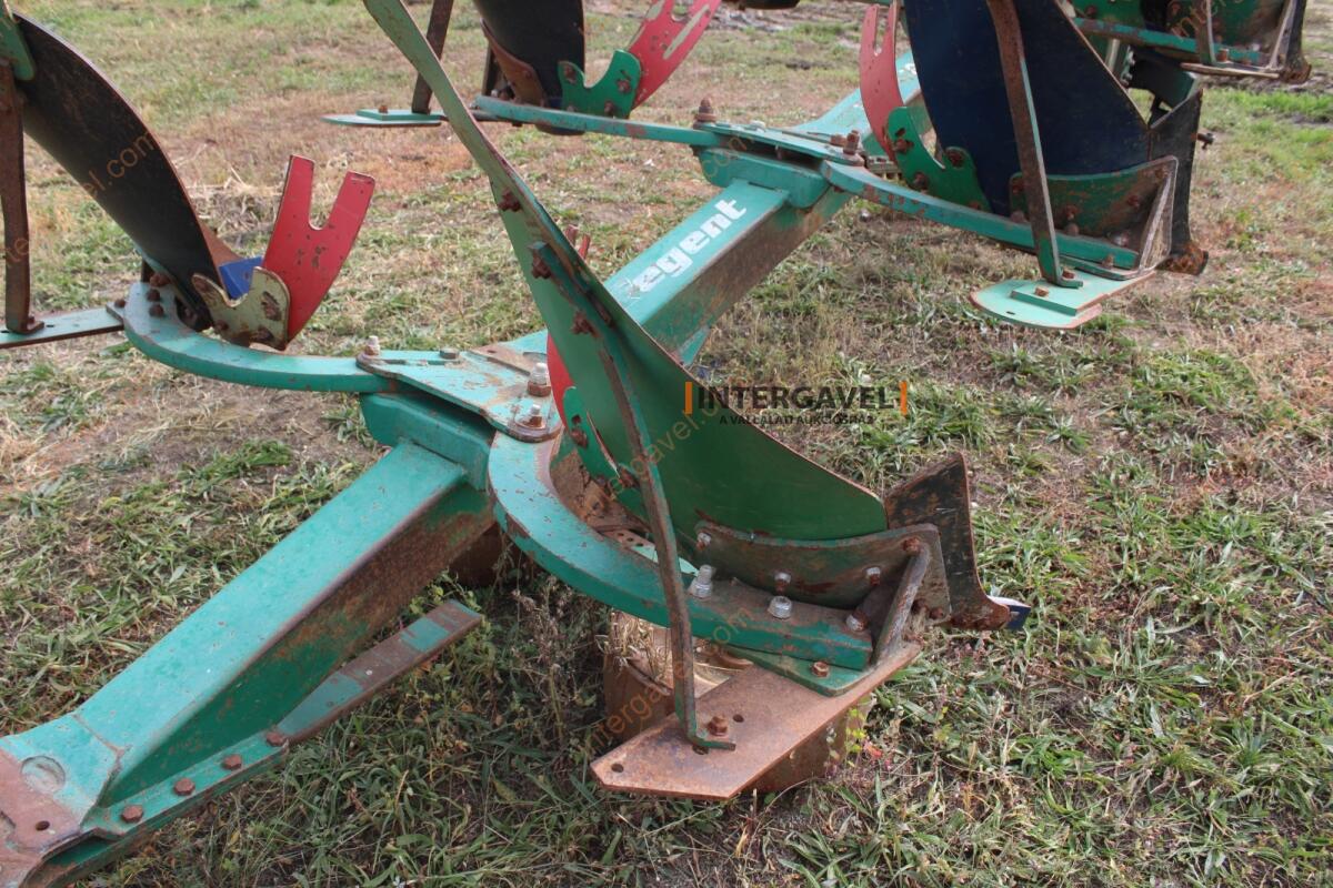 Váltvaforgató eke - Regent 10