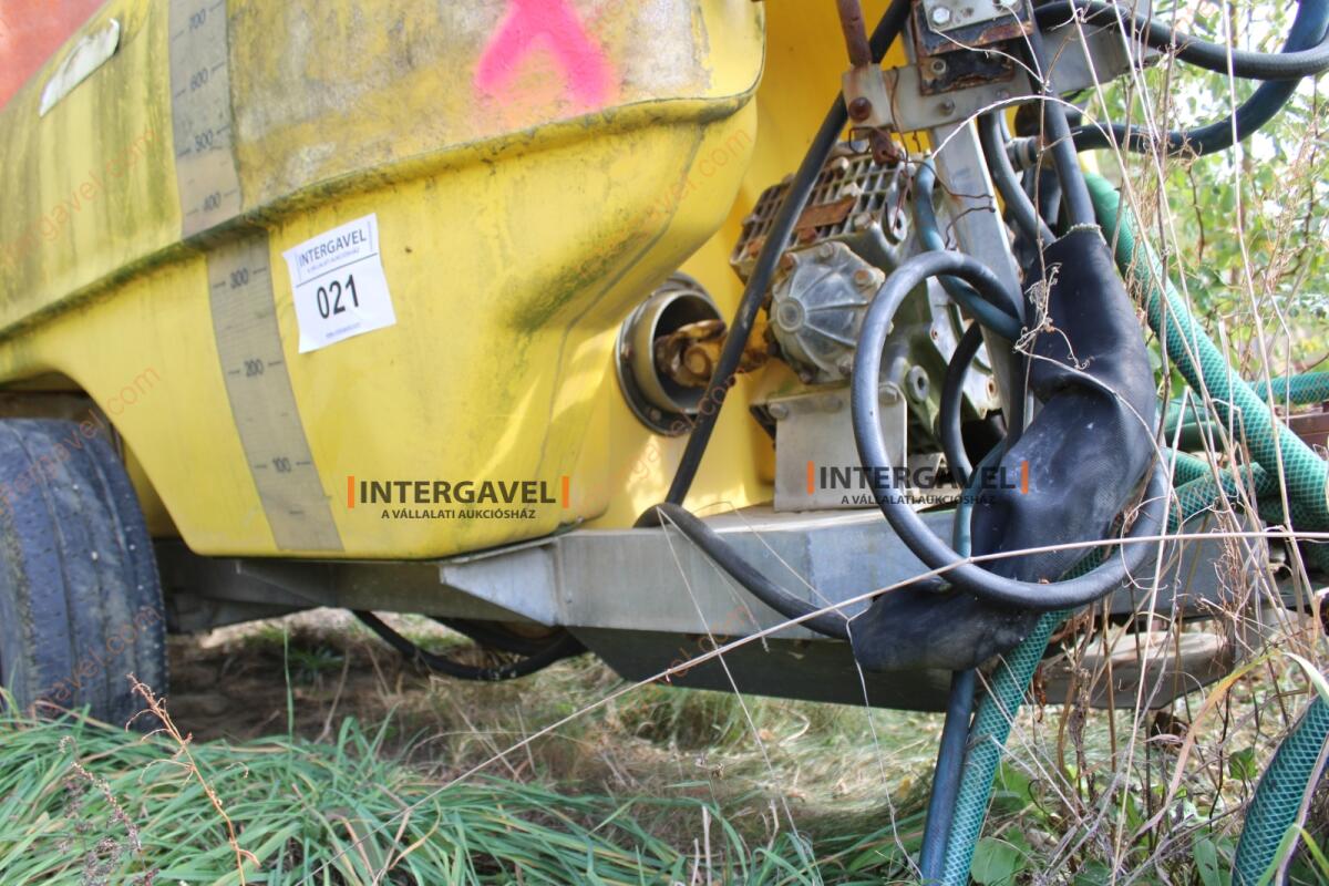 Vontatott permetező 9