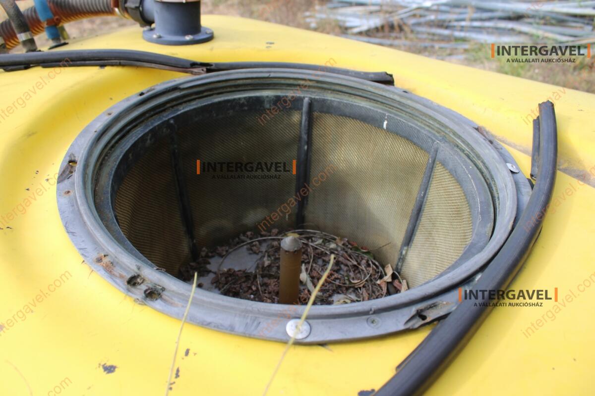 Vontatott permetező 18