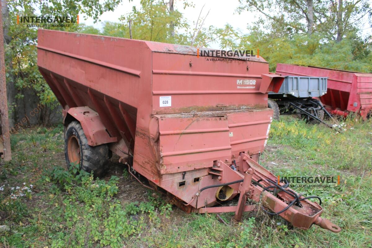 Takarmánykeverő, kiosztókocsi 2