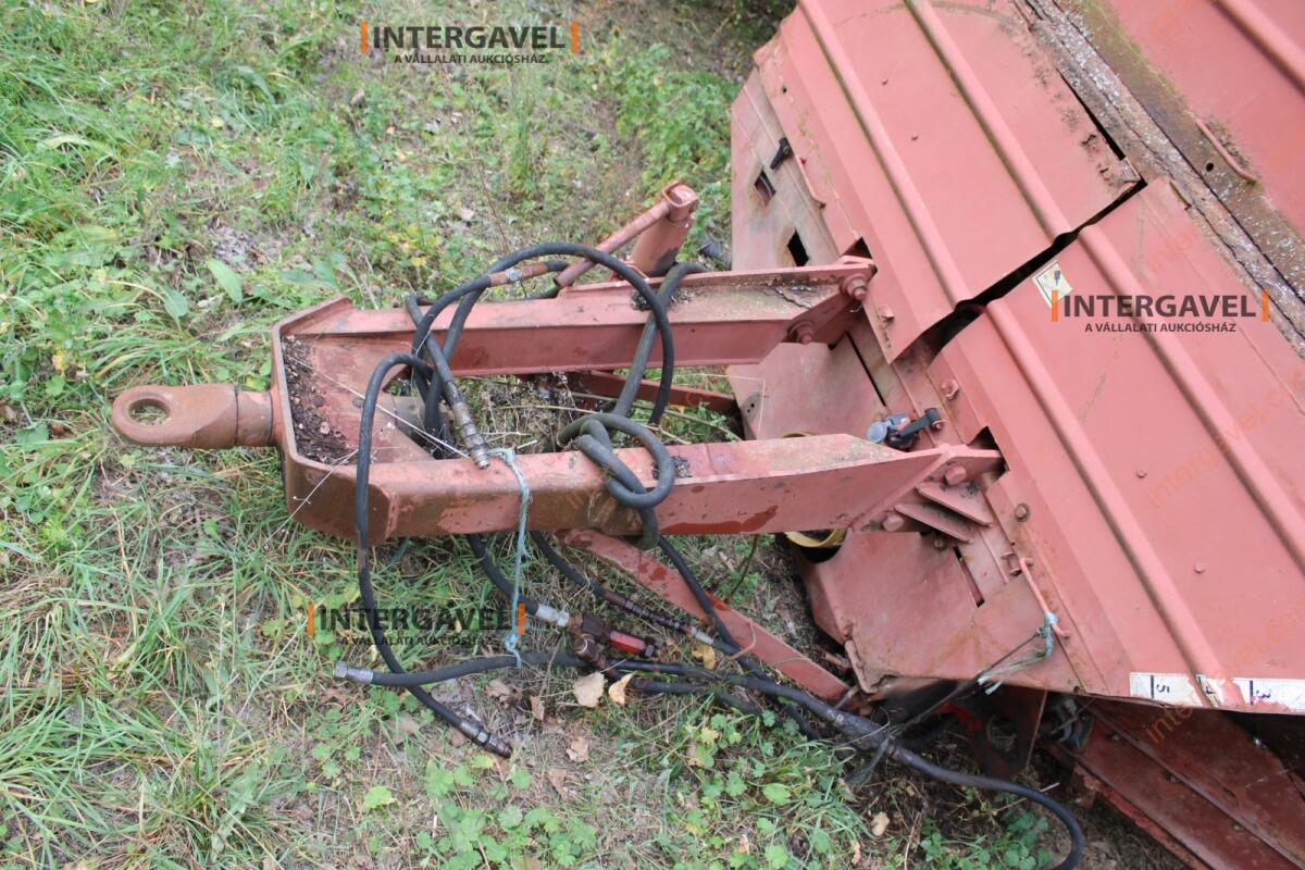 Takarmánykeverő, kiosztókocsi 6