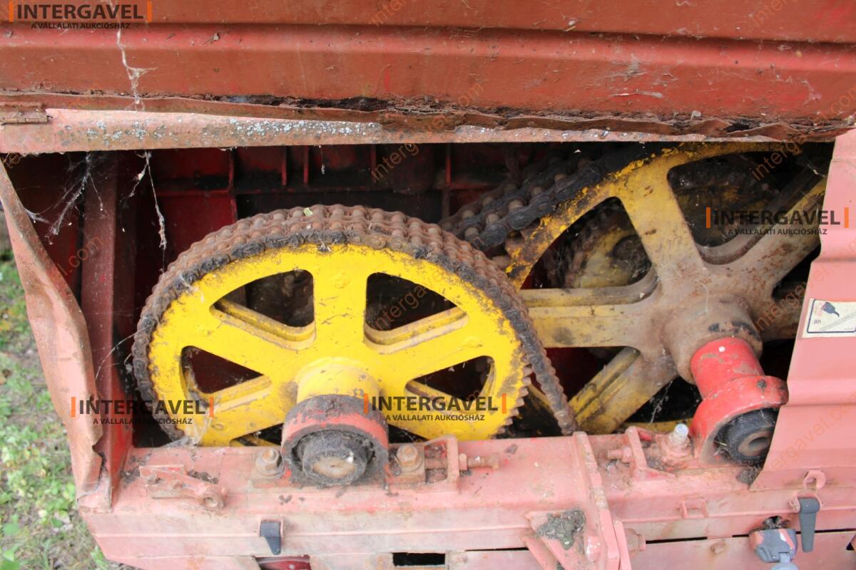 Takarmánykeverő, kiosztókocsi 7