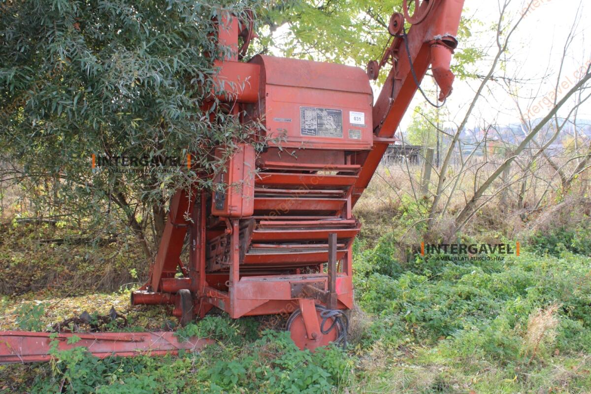 Önjáró magtisztító