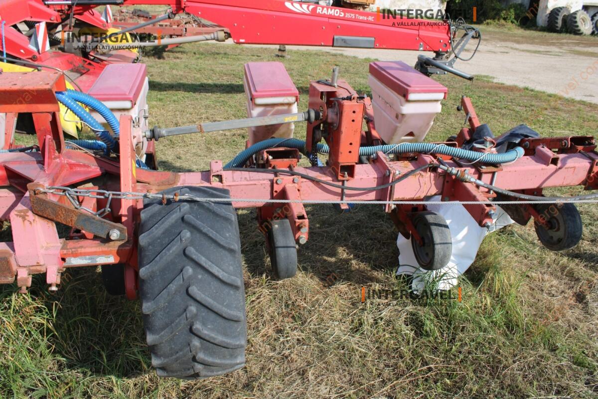 Szemenkénti vetőgép - Kverneland 7