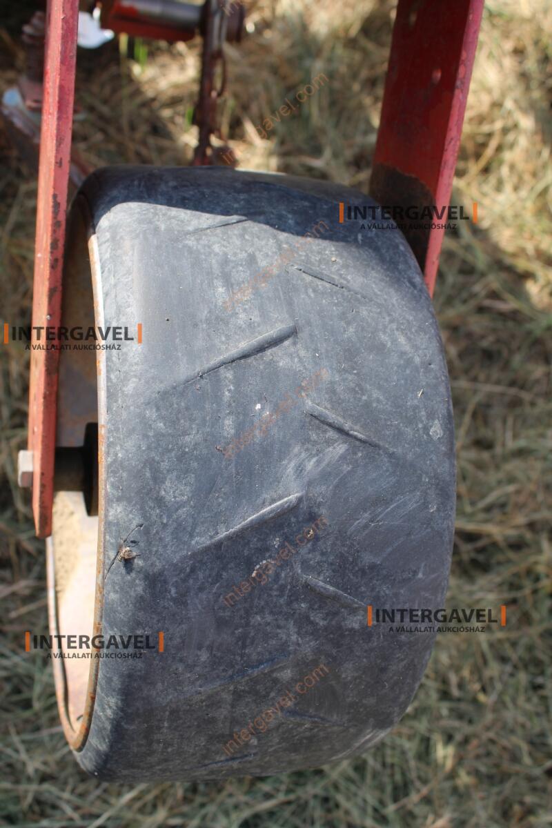 Szemenkénti vetőgép - Kverneland 11