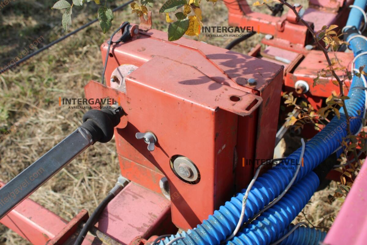 Szemenkénti vetőgép - Kverneland 20