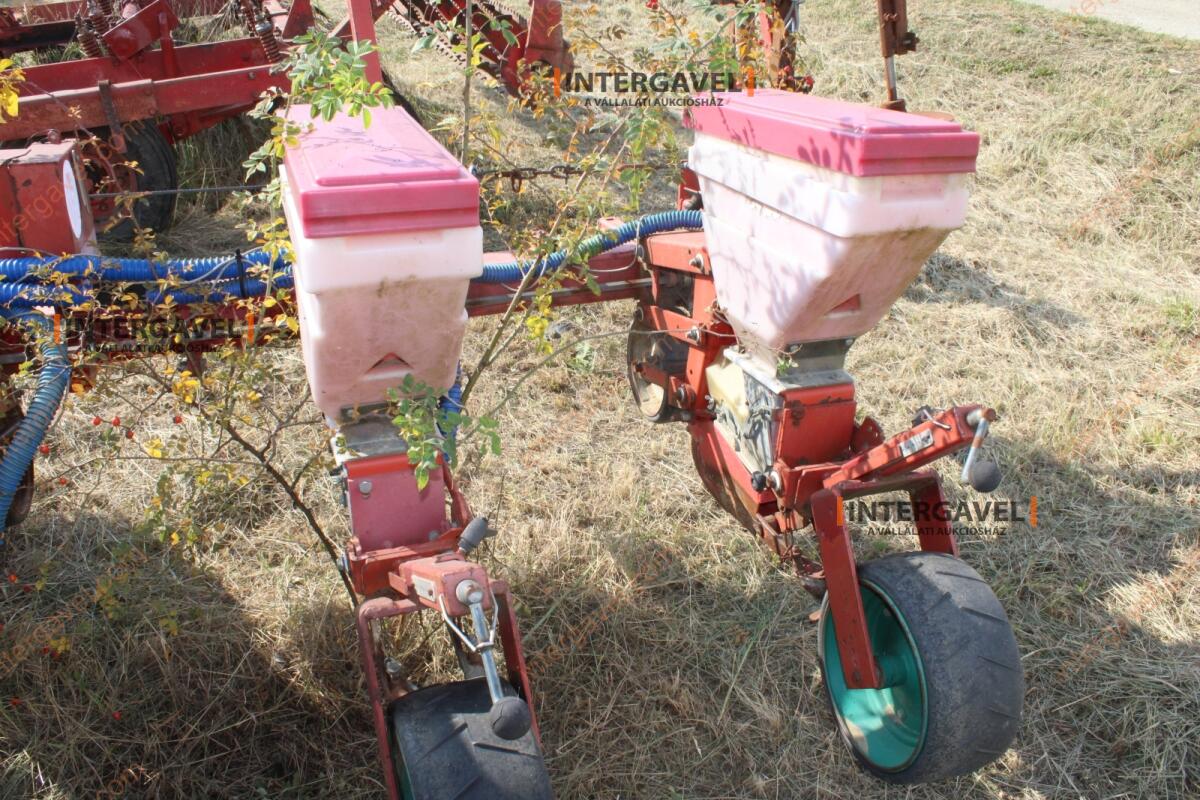 Szemenkénti vetőgép - Kverneland 21