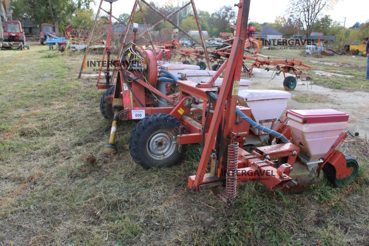 Szemenkénti vetőgép - Kvernaland