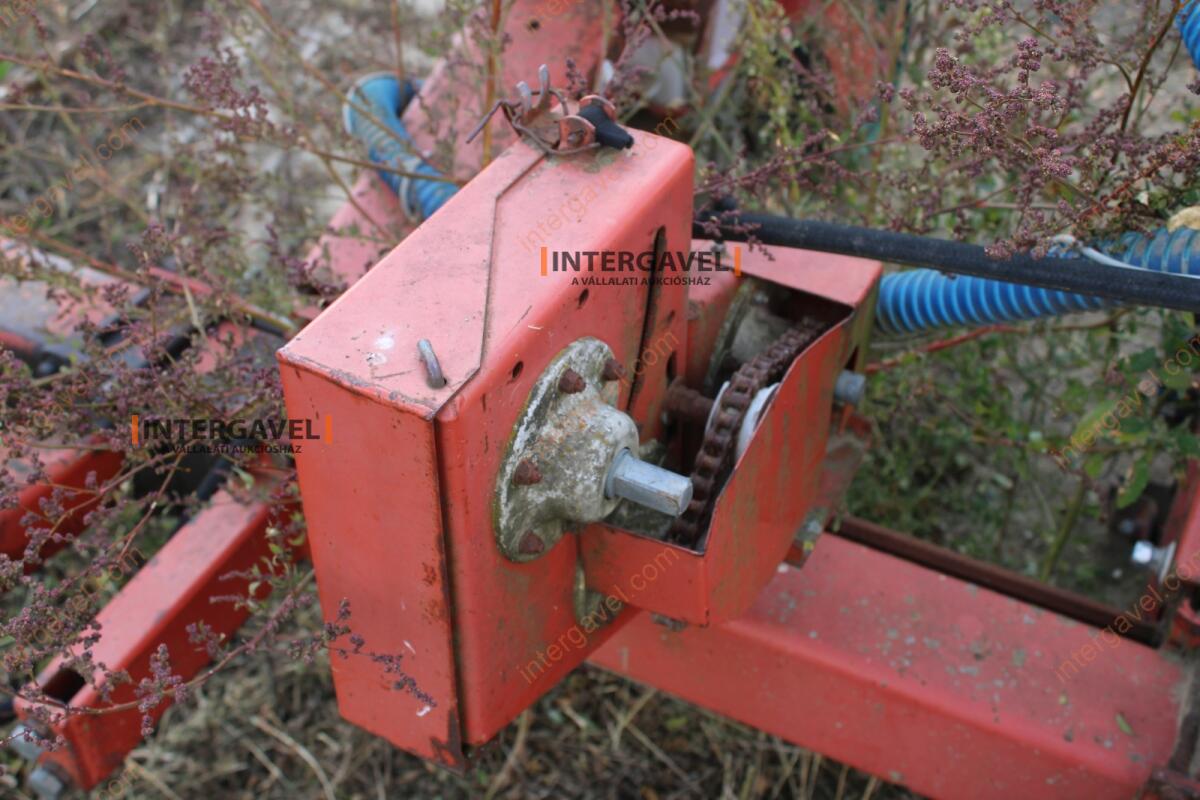 Szemenkénti vetőgép - Kvernaland 8