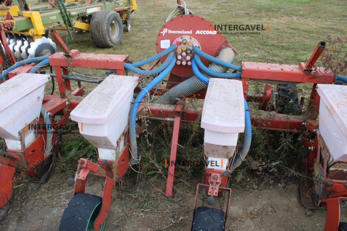 Szemenkénti vetőgép - Kvernaland 12