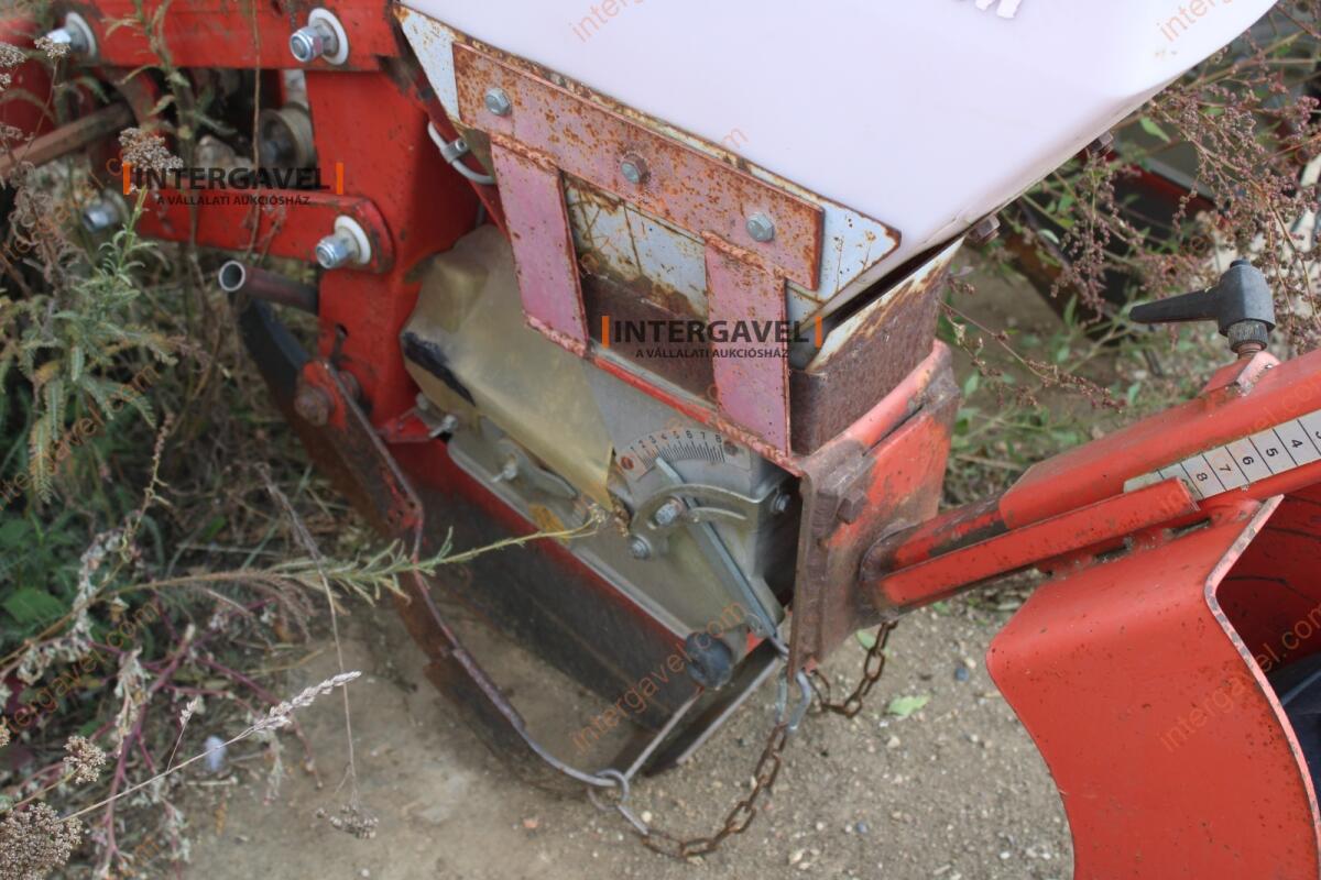 Szemenkénti vetőgép - Kvernaland 15