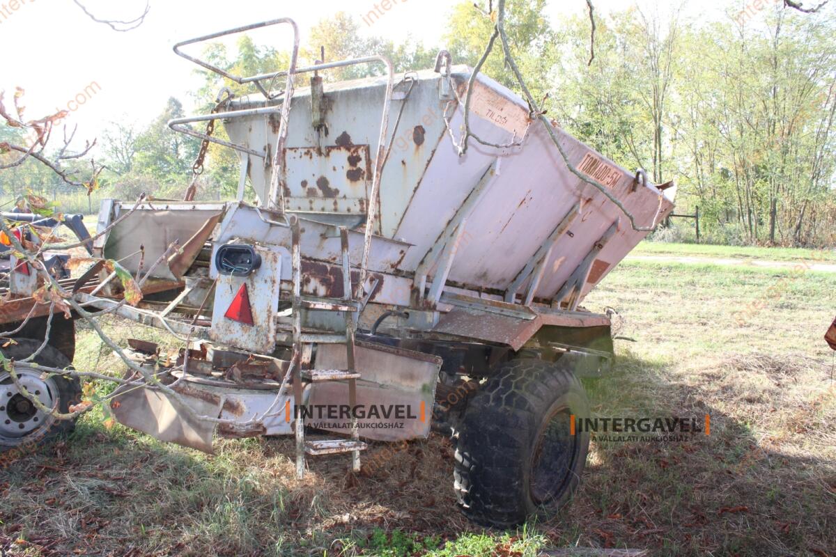 Vontatott műtrágyaszóró 3