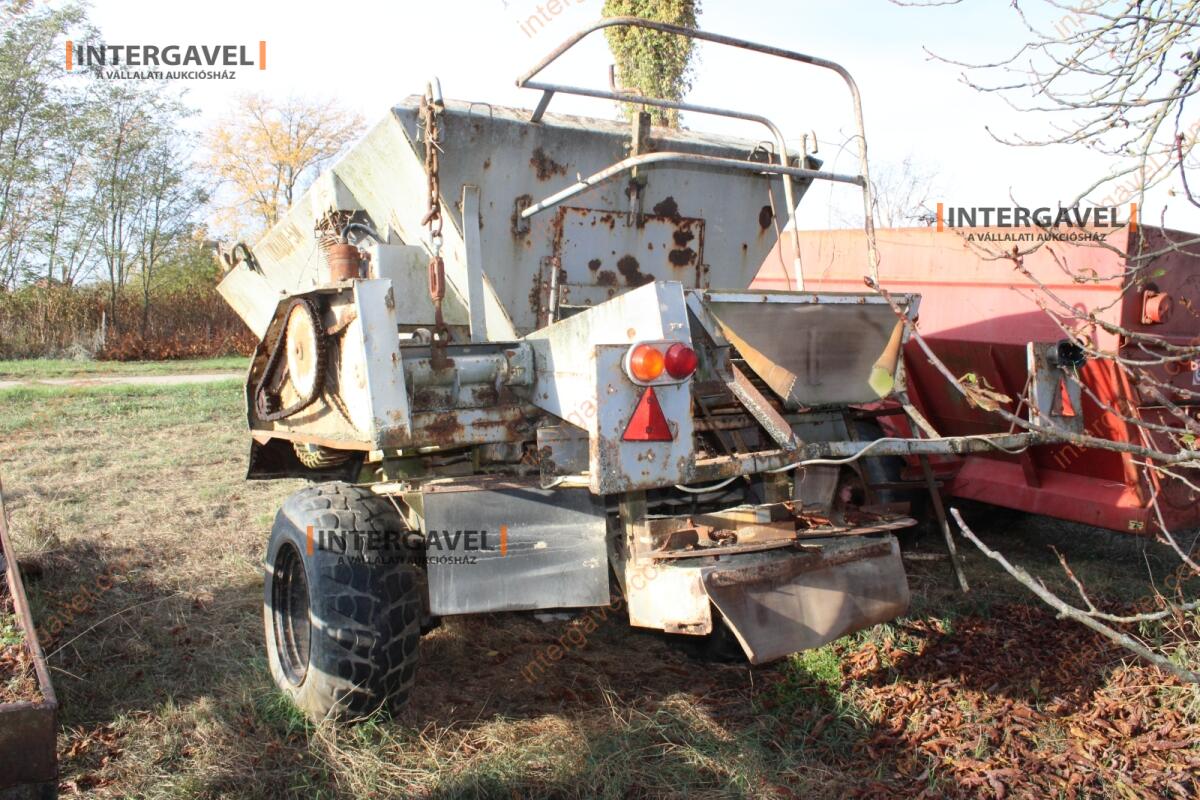 Vontatott műtrágyaszóró 4