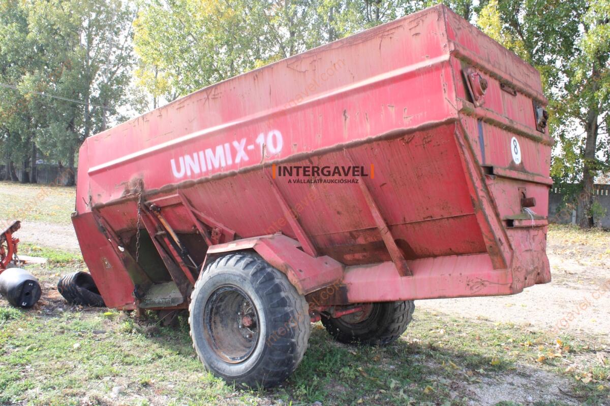 Takarmánykeverő, kiosztókocsi 3