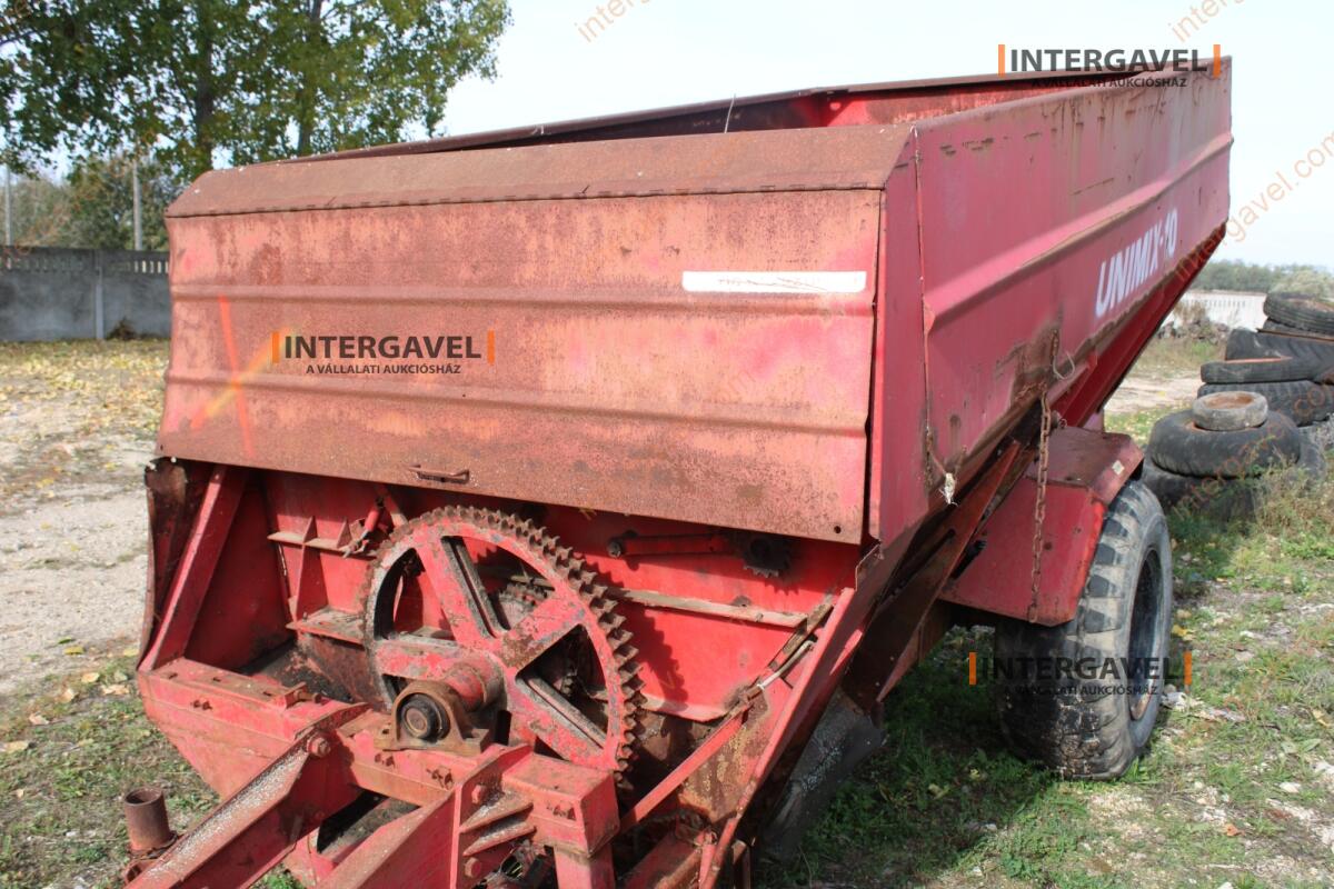 Takarmánykeverő, kiosztókocsi 4