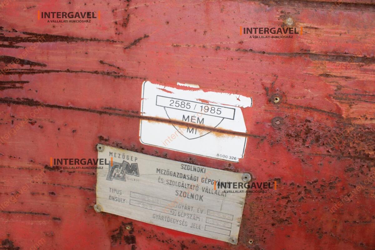 Takarmánykeverő, kiosztókocsi 5