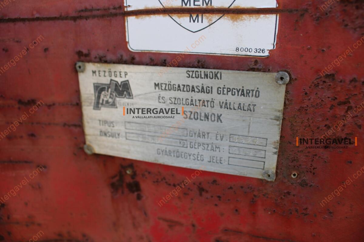 Takarmánykeverő, kiosztókocsi 6