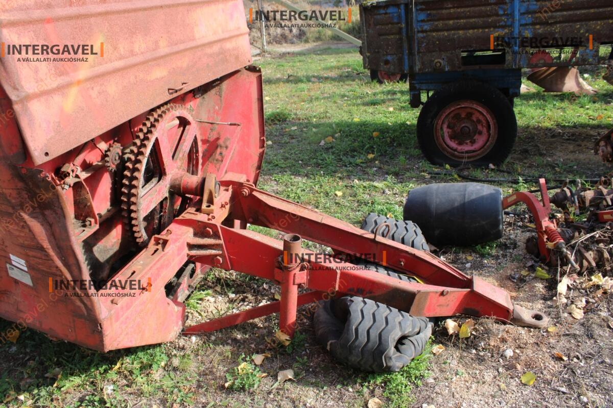 Takarmánykeverő, kiosztókocsi 8