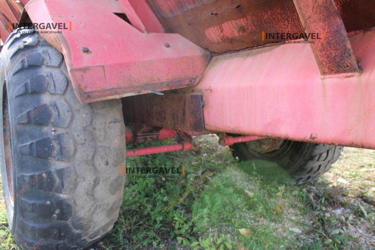 Takarmánykeverő, kiosztókocsi 14