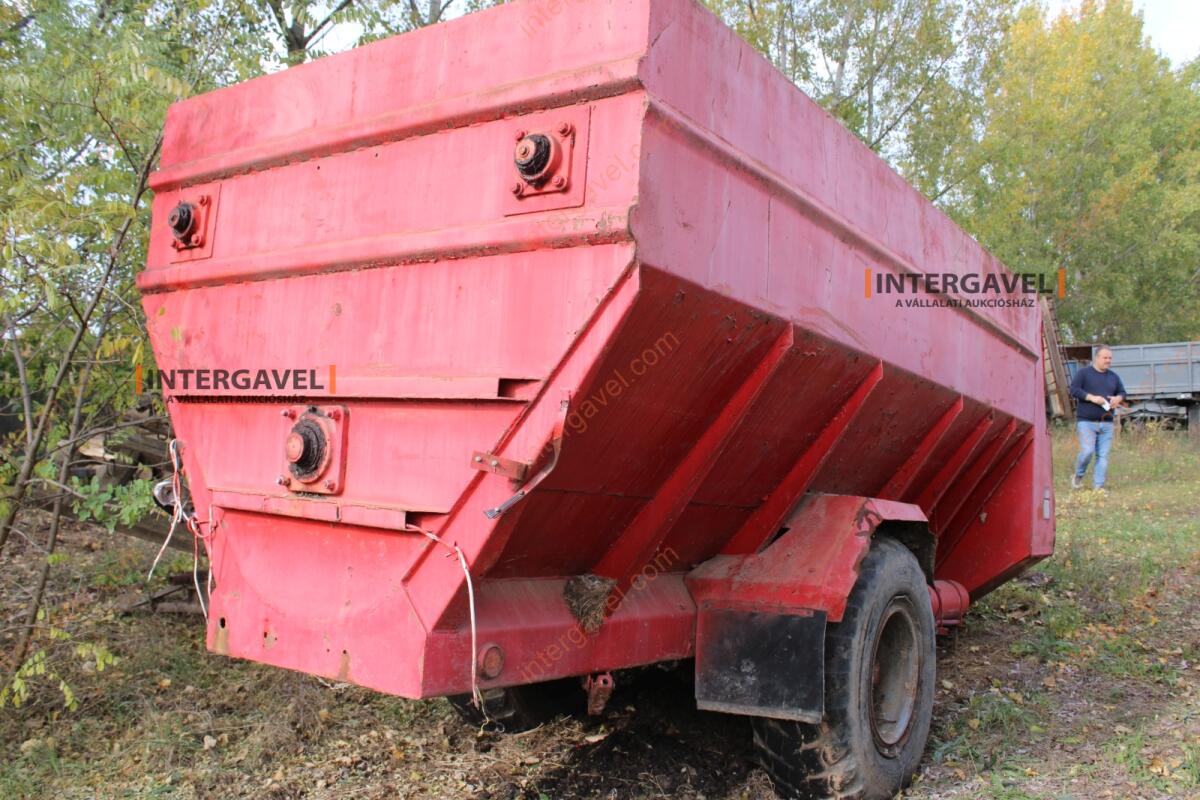 Takarmánykeverő, kiosztókocsi 3